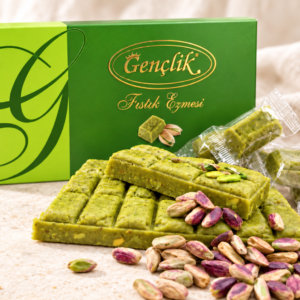 Gençlik kutusuyla Antep fıstıklı ezme dilimleri